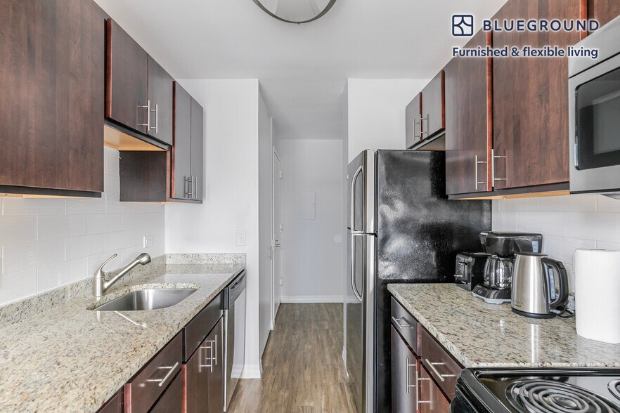 Building Photo - 8 W Chestnut St