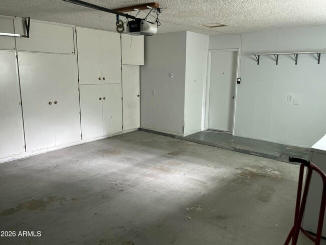 Building Photo - 10645 W Sequoia Dr