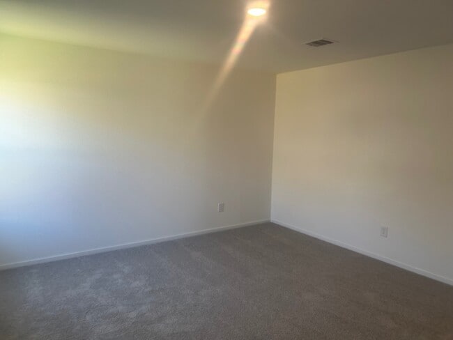 Building Photo - 18506 Autumn Hts Ln