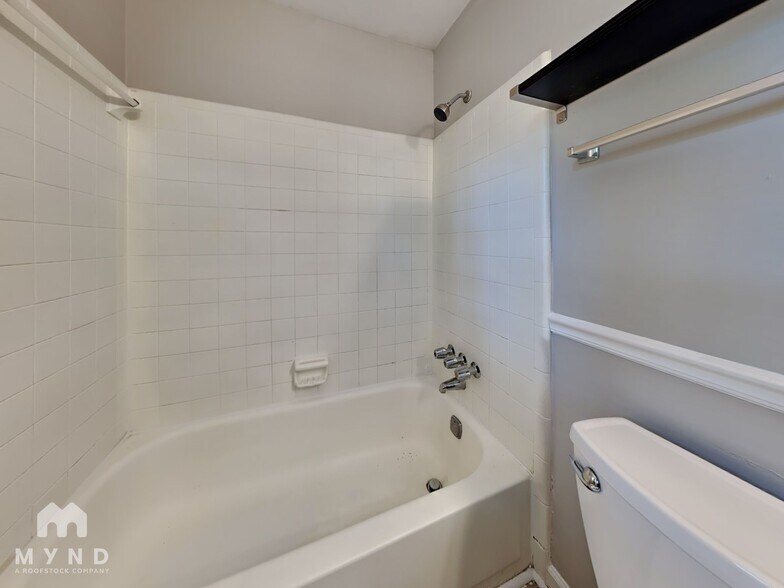 Building Photo - 2262 New Castle Cir