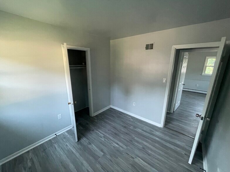 Building Photo - 4724 Koester Dr