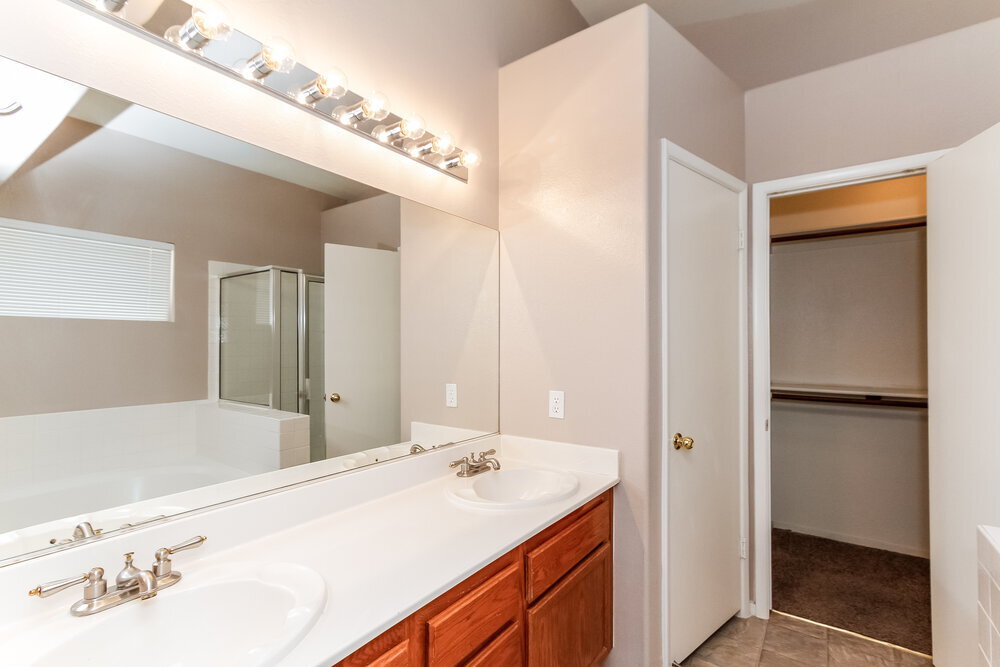 Building Photo - 3829 Fall Oaks Ct