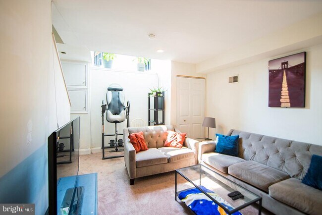 Building Photo - 775 S 20th St