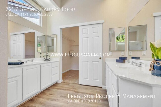 Building Photo - 7237 Secret Garden Loop