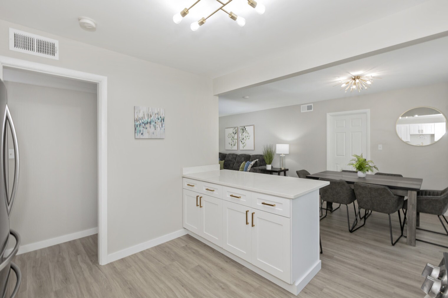 Building Photo - 754 Hemlock Dr