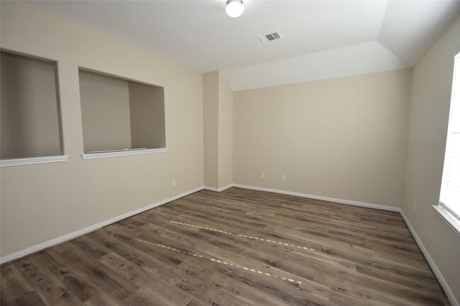 Building Photo - 24706 Pavarotti Pl