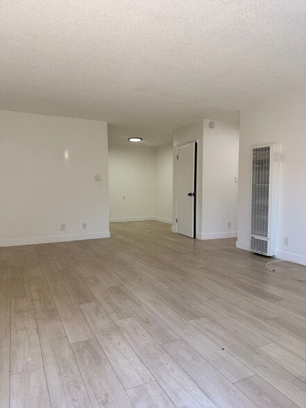 Building Photo - 5776 Rostrata Ave