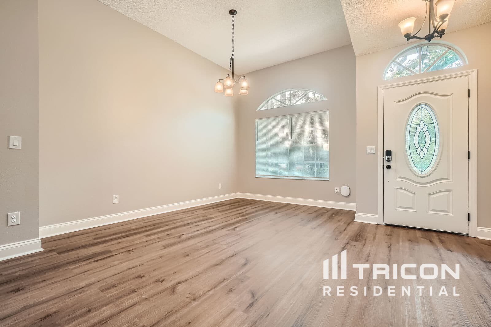Building Photo - 7049 Sawmill Cir