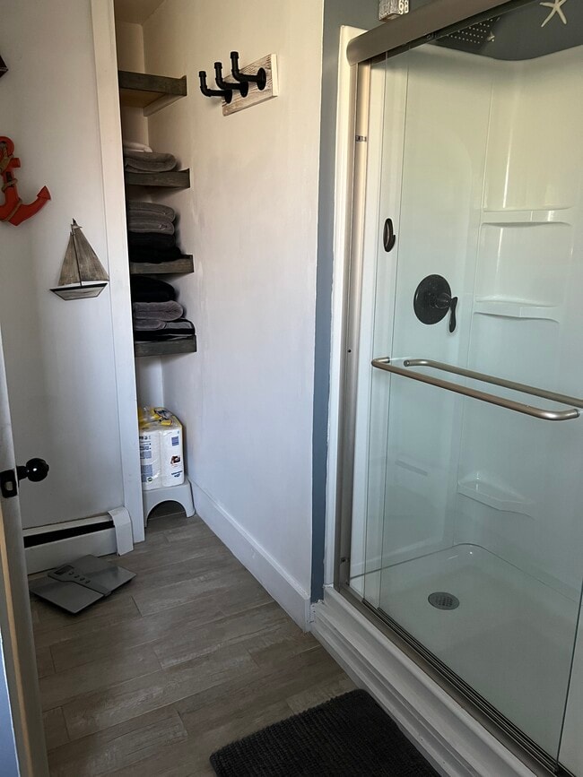 Building Photo - 3020 Parnell Ave