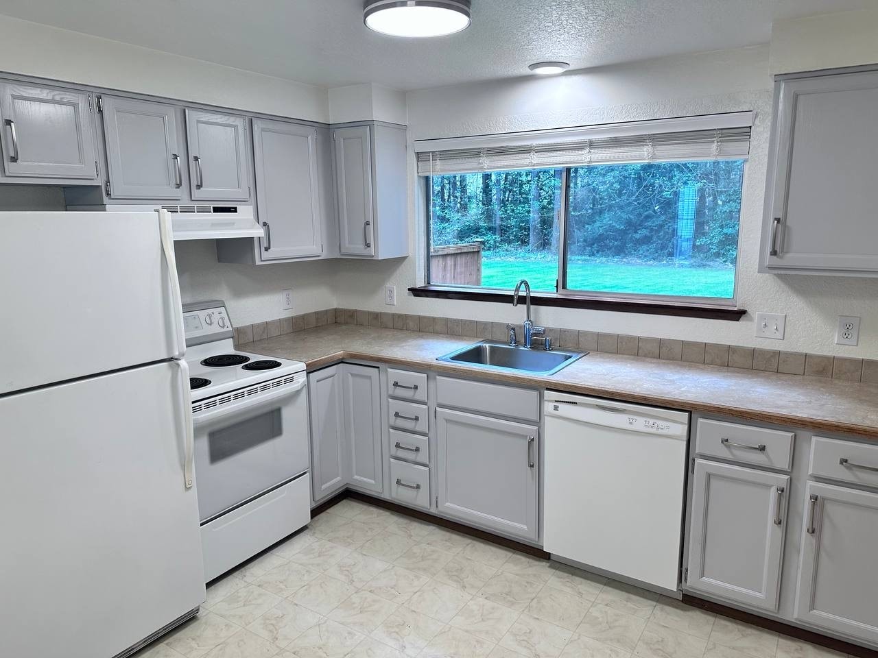 Building Photo - 821 Kaiser Rd NW