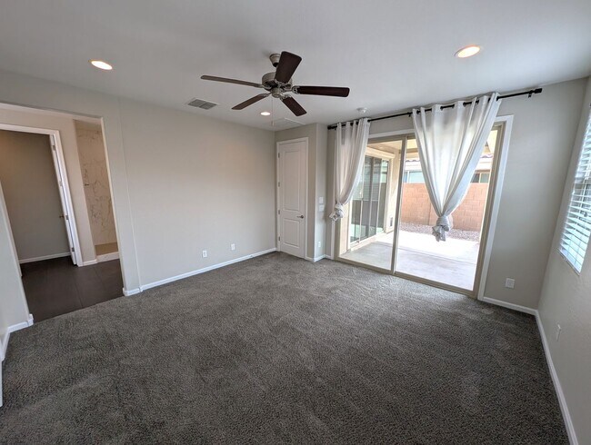 Building Photo - 3 Bedroom Home in the Eastmark Community Near E Ray Rd and S Signal Butte Rd!
