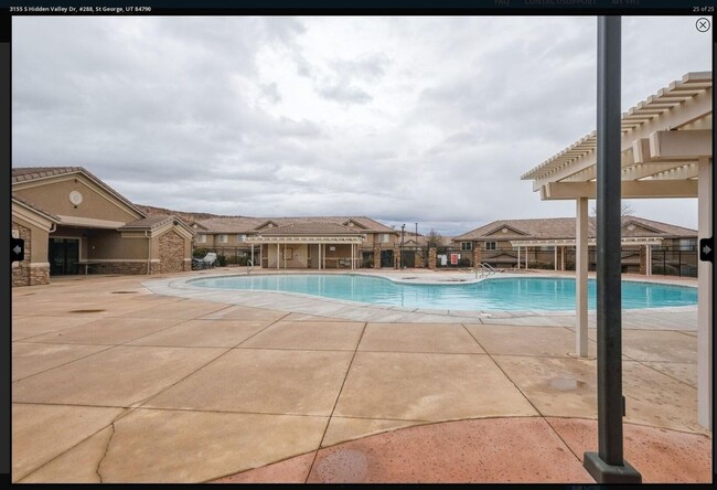 Building Photo - 3 Bedroom Townhome with Private Patio