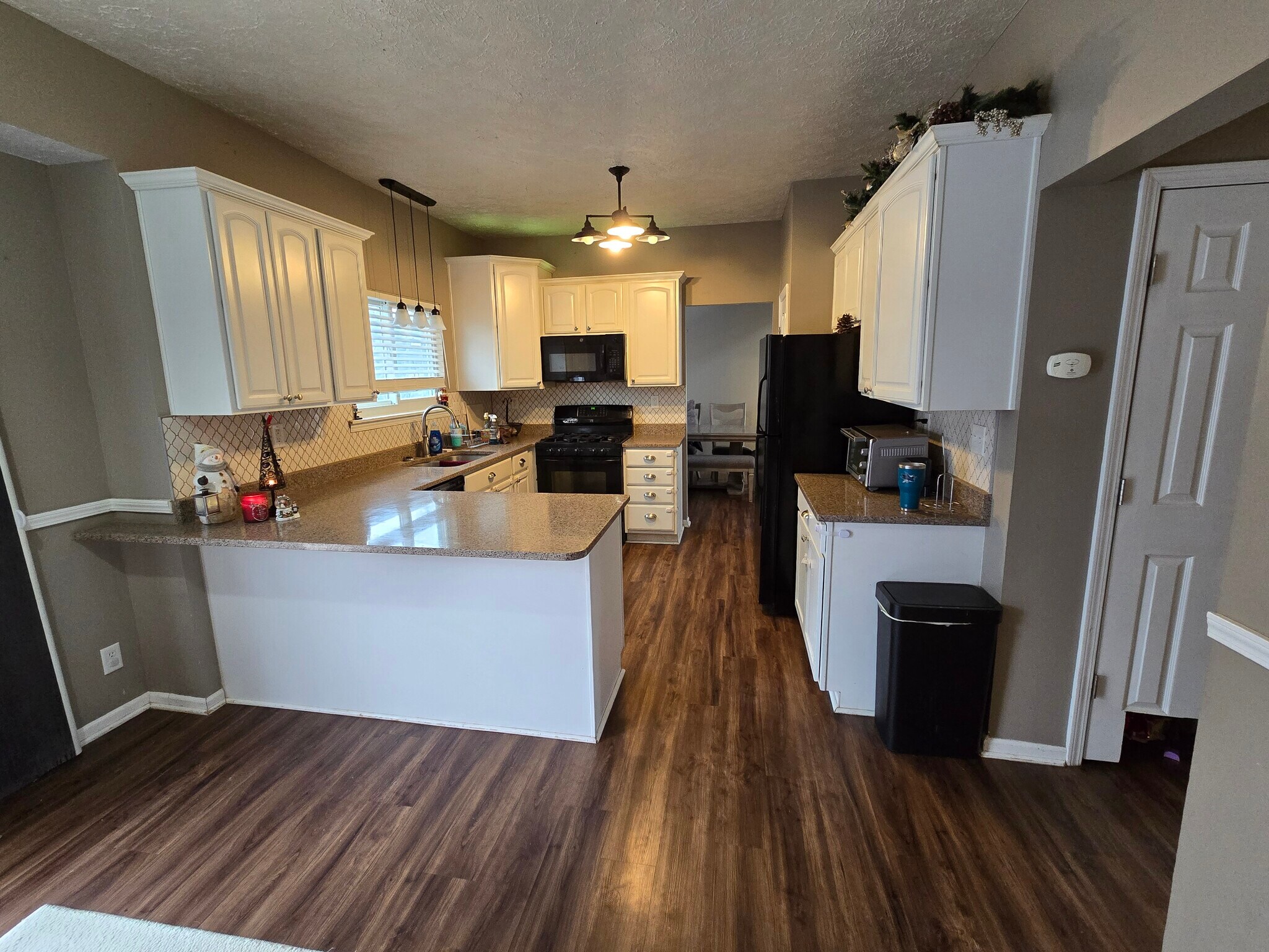 Building Photo - 25 Saxon Ct