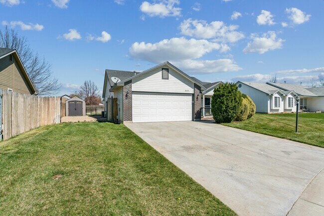 Building Photo - 8210 Waterside Ave