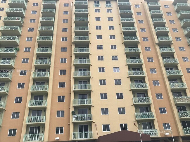 Building Photo - 3500 Coral Wy