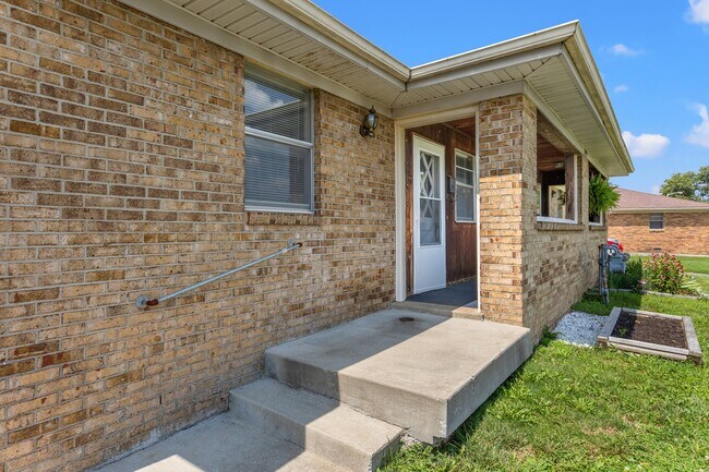 Building Photo - 4029 Victoria Way