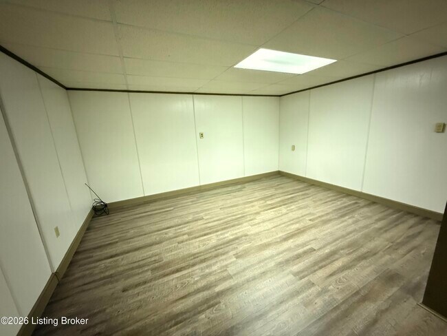 Building Photo - 207 Lake Shore Dr