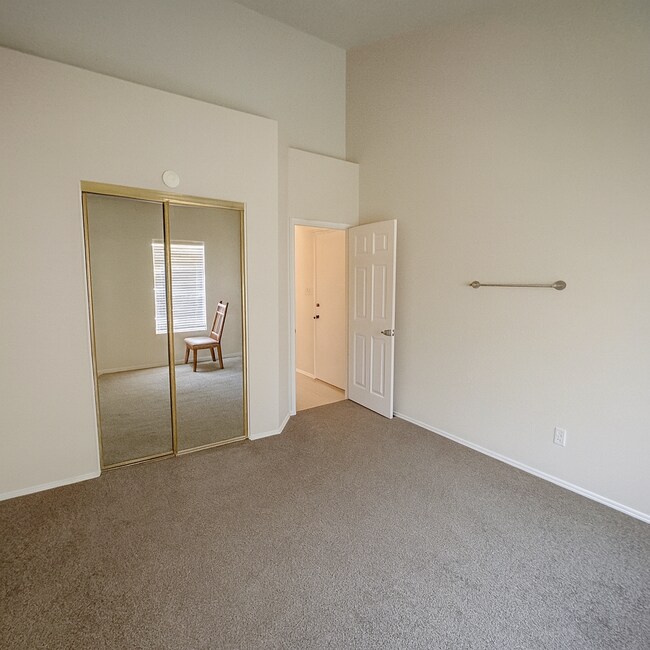 Building Photo - 39518 Chalfont Ln