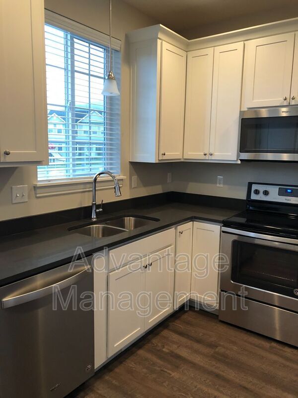 Building Photo - 1006 W 500 S