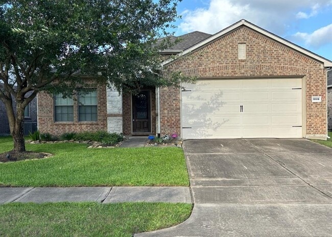 Primary Photo - 15518 Huddleston Dr