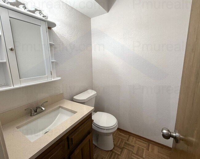 Building Photo - AVAILABLE NOW!!! Lovely 3-Bedroom 1.5-Bathroom in Duncanville - Two blocks from the Duncanville H...