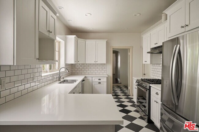 Building Photo - 1063 Selby Ave