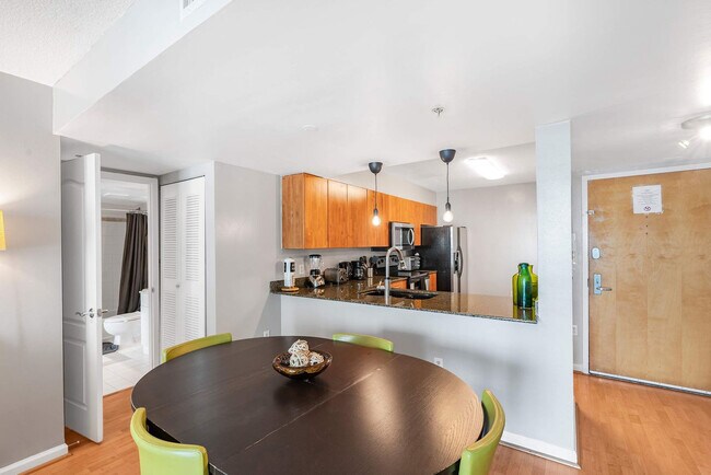 Building Photo - 1 SE 12th St