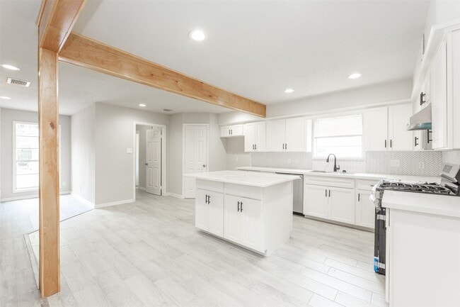 Building Photo - 21402 Park Royale Dr