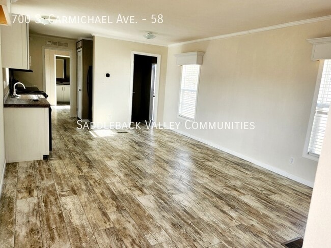 Building Photo - 700 S Carmichael Ave