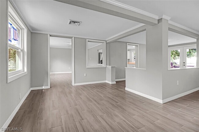 Building Photo - 1152 Harbor Dr