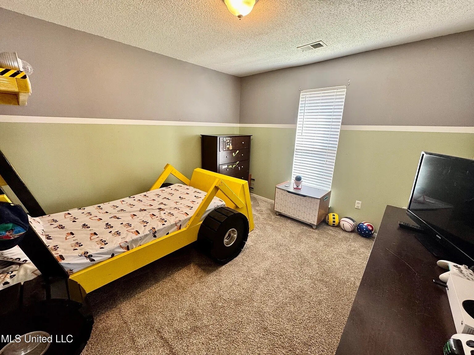 Building Photo - 1096 W E Ross Pkwy