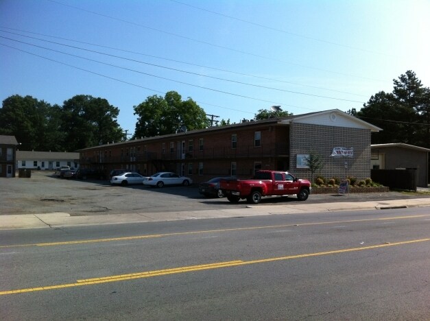 Building Photo - Race Street Apartments