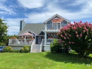 Building Photo - 270 N Sea Dr