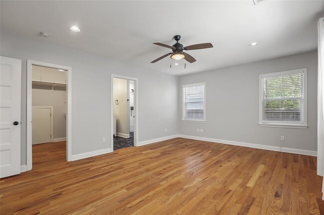 Building Photo - 409 Genard St