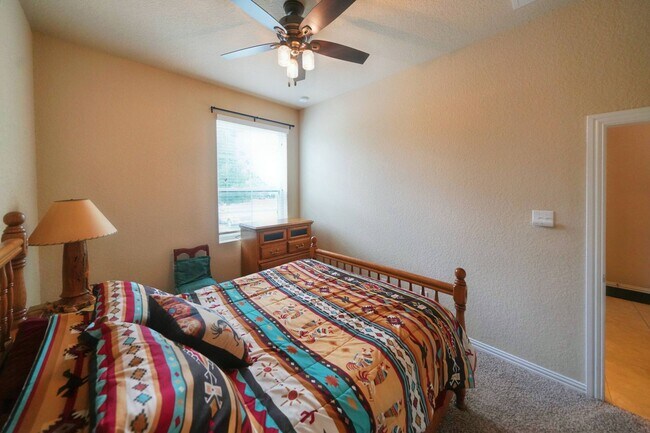 Building Photo - Executive-Style Home Now Available in Crossvine (Schertz) Realtor Commission: $750