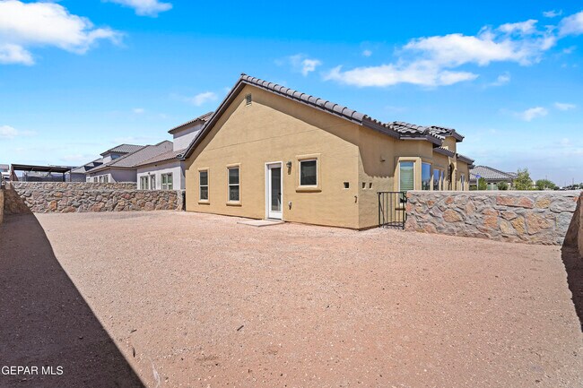 Building Photo - 901 Betton Pl
