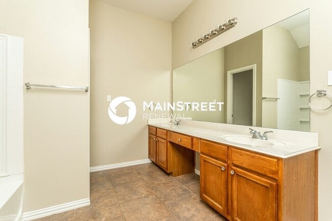 Building Photo - 3 Bedroom Pet-Friendly Home in Crowley, TX...