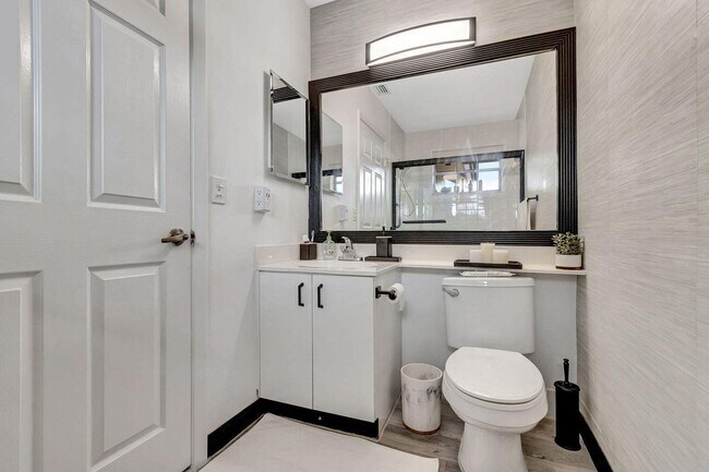 Building Photo - 8320 Waterline Dr