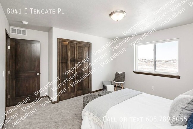 Building Photo - 8041 E Tencate Pl
