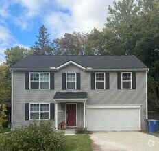 Building Photo - 2682 Valley Dr