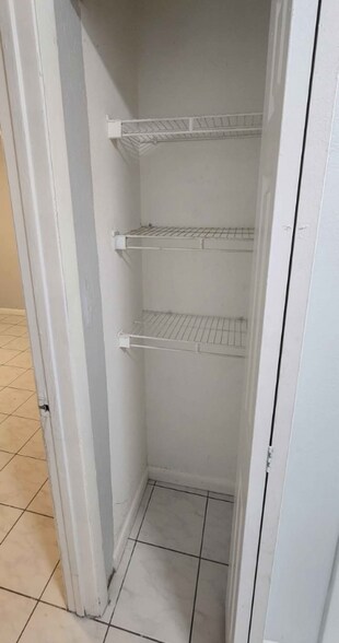 Building Photo - 460 NE 18th Ave