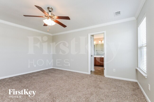 Building Photo - 2045 Kensington Ct