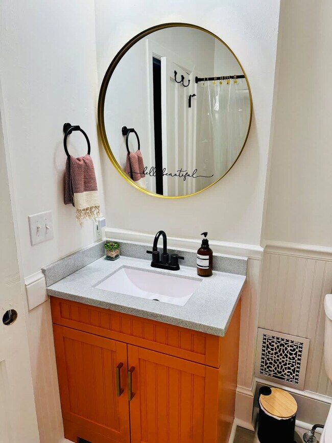 Building Photo - 309-311 West 4th Avenue-SI ID1265639P