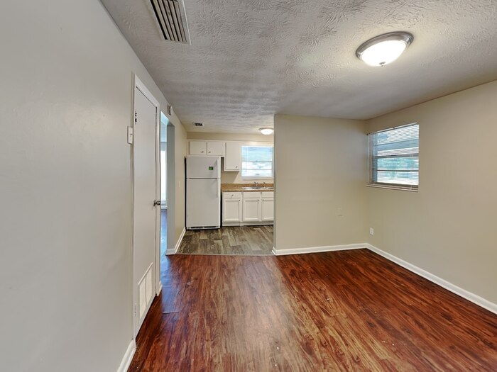 Building Photo - 7536 Patrice Ct