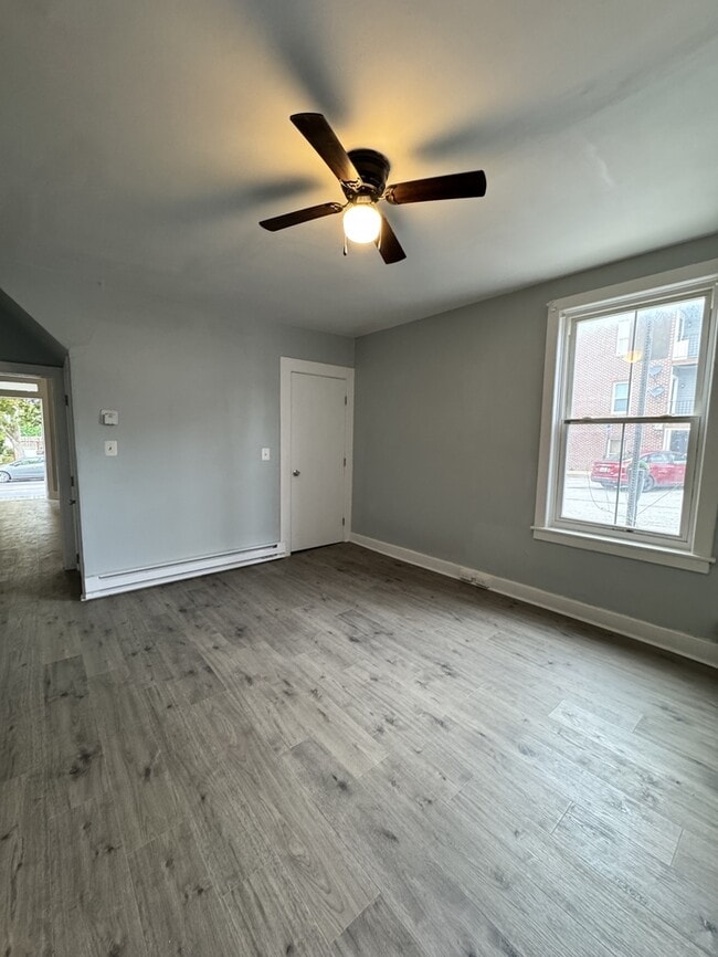 Building Photo - 82 W Main St