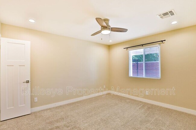 Building Photo - 5119 S 11th Pl
