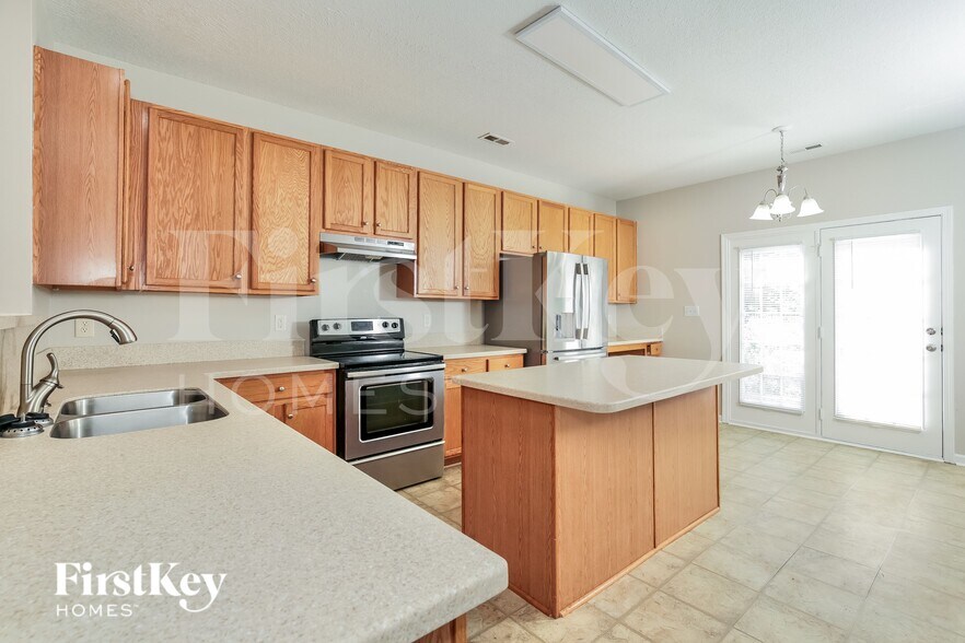 Building Photo - 5611 David Christian Pl