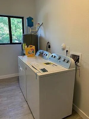 Building Photo - 167 SW 3rd St