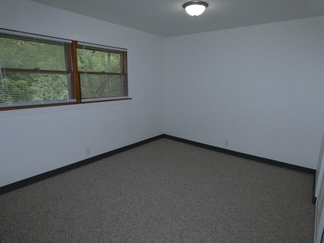 Building Photo - 508 N 4th St