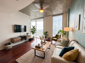 Building Photo - 360 Nueces St
